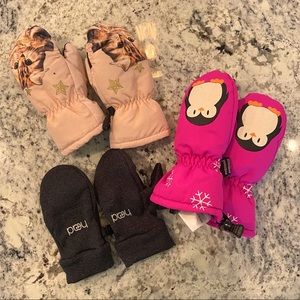 Lot of baby girl snow mittens
